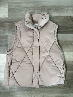 Stylus Women’s Quilted Light Taupe Puffer Vest